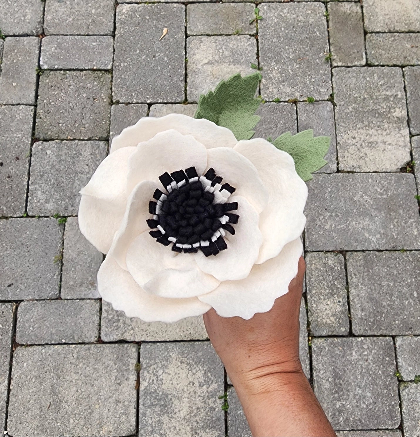 Madymae Felt Florals Large Felt Anemone