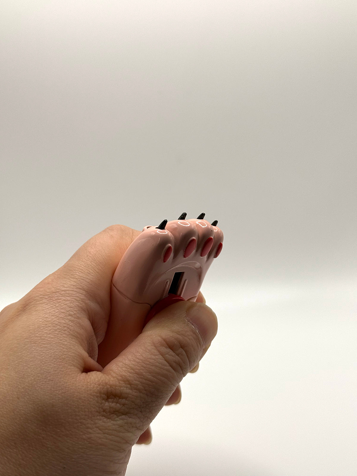 Lian Soy Cat Paw Lighter