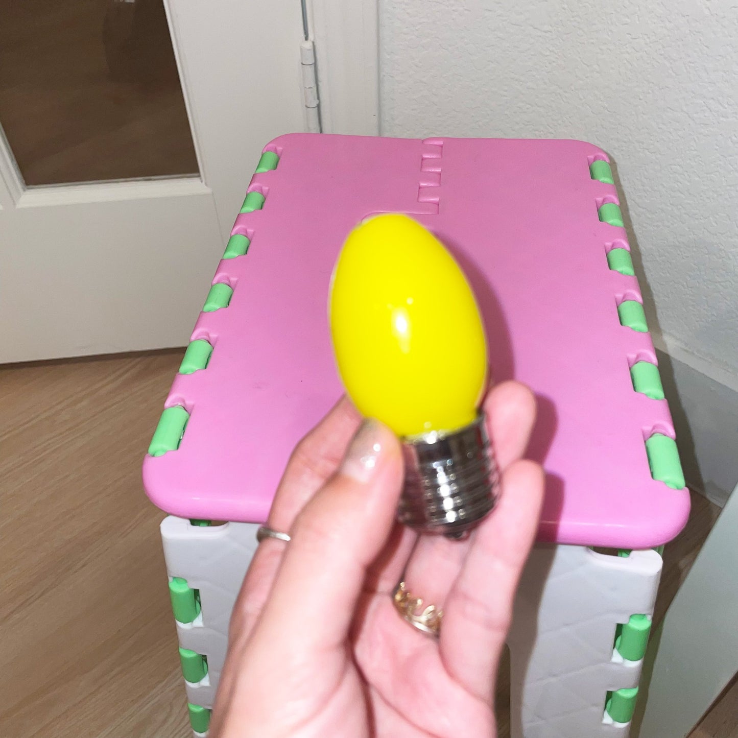 Lian Soy Holiday Light Bulb Lighter
