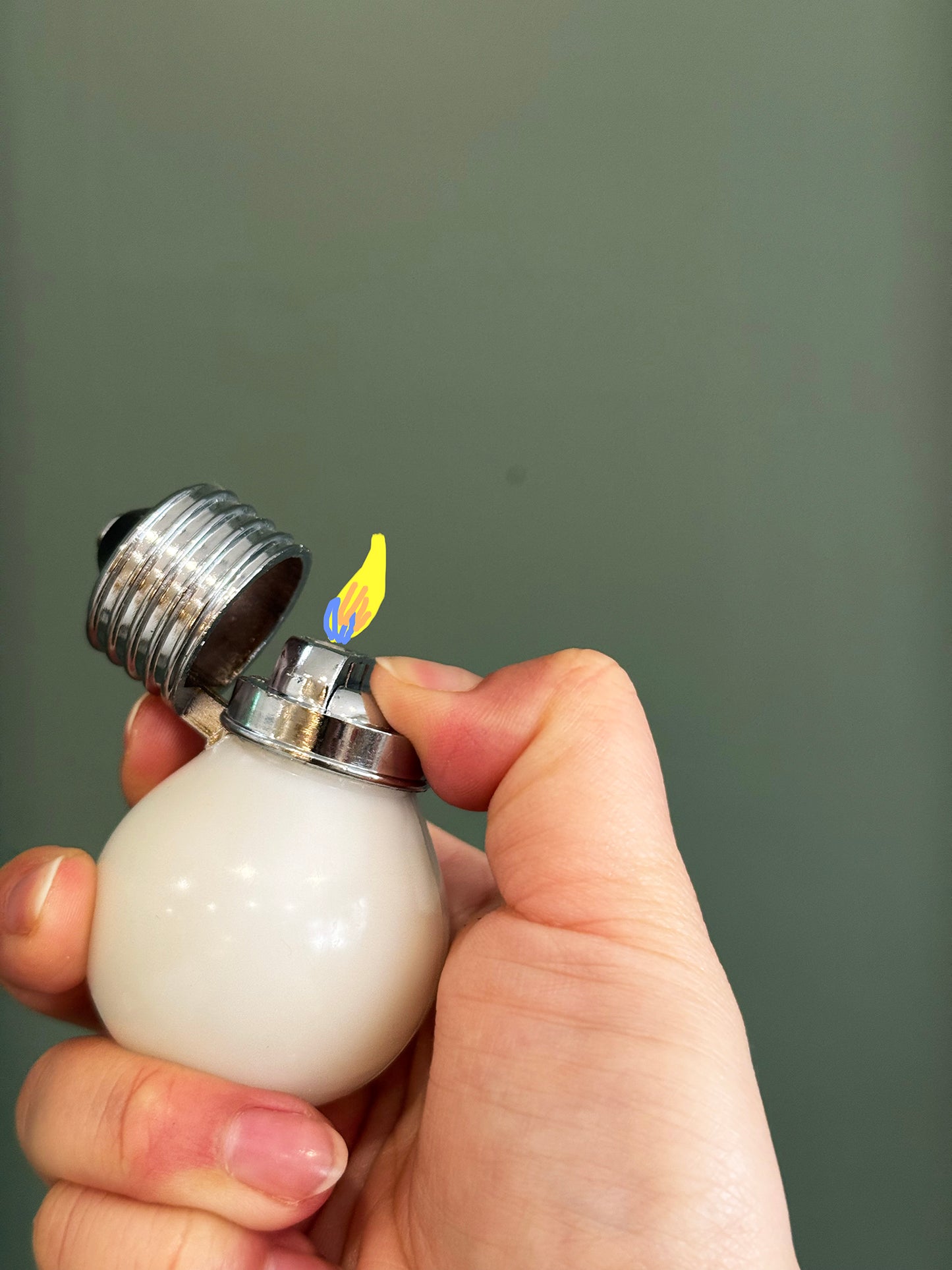 Lian Soy Light Bulb Lighter