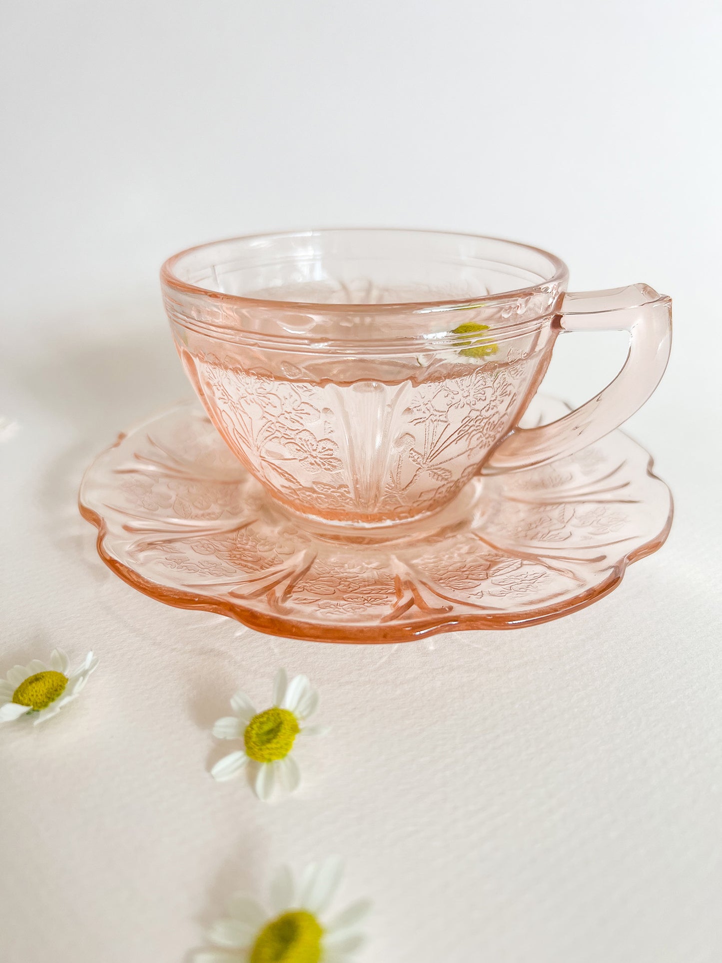 The Kitchen Committee Pink Tea Cup Set